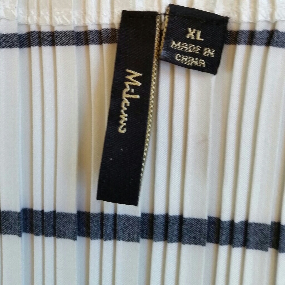Blouse - Picture 2 of 2